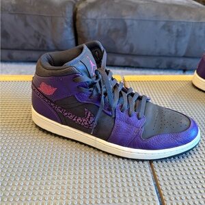 Jordan 1 Mid Men’s 13